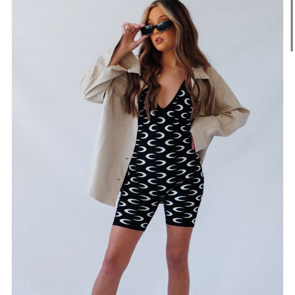 Total eclipse Romper 🖤